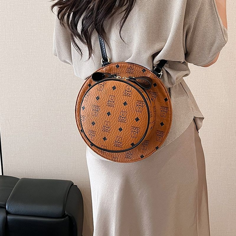 Mochila con diseño de sombrero - Interior Design Women reseña y precio